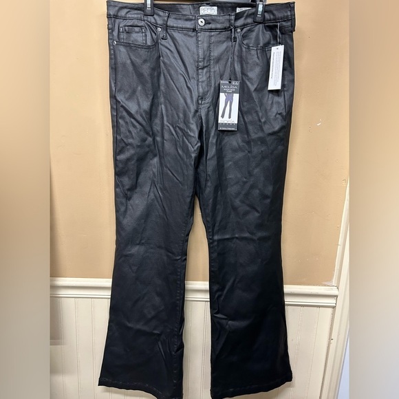 Sofia Jeans  Melissa Flare High Rise Jeans Women's Size 20 Black Viscose NWT - Picture 1 of 8